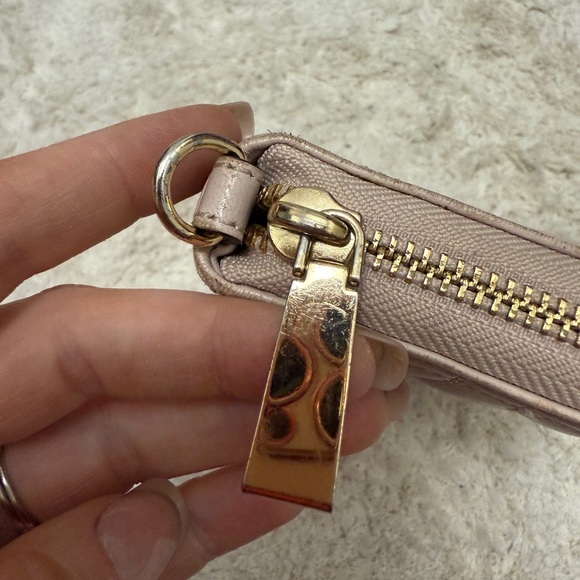 Michael Kors Tan Quilted Wallet - Picture 7 of 14